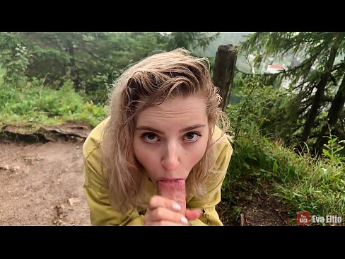 ❤️ Mädchen schluckt Sperma nach einem öffentlichen Blowjob - Eva Elfi ❤❌ Fucking video bei uns